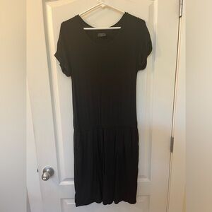 32 Degrees Cool black dress with elastic waist band. Women’s size Medium.